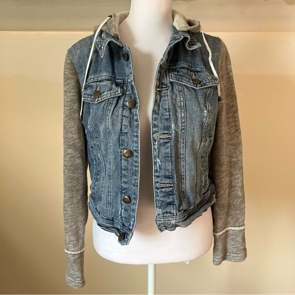 Free People Denim w/ Sweatshirt Sleeve Jacket size Small - Picture 2 of 8